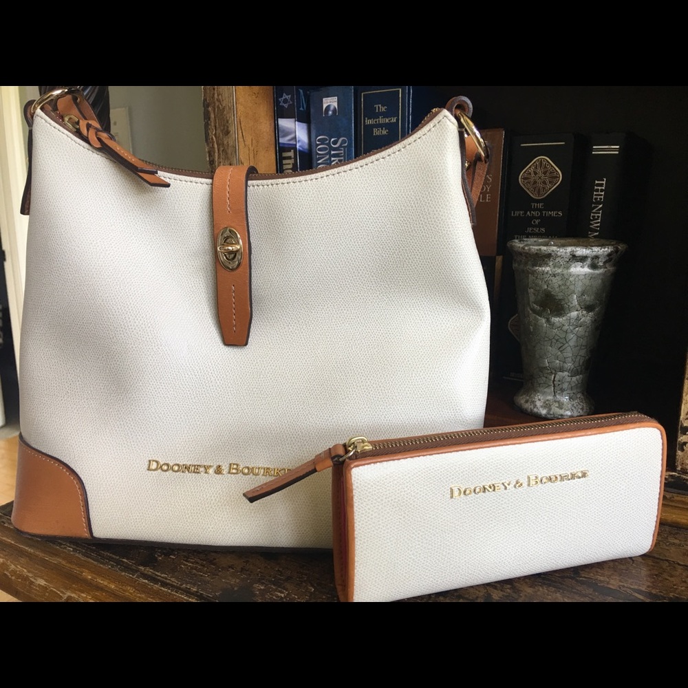 Dooney & Bourke matching set
